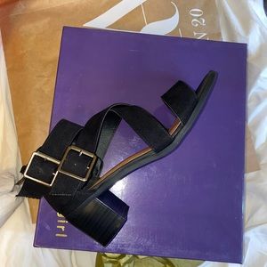 Women’s strappy sandals
